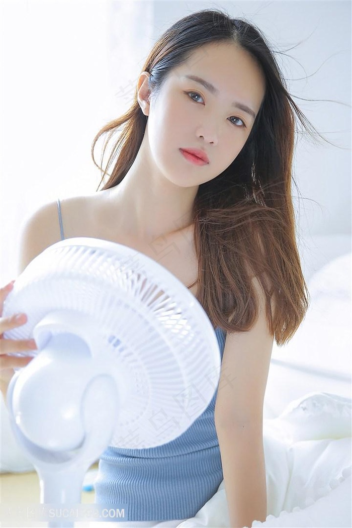 鞠婧祎喝了春药双腿自动打开