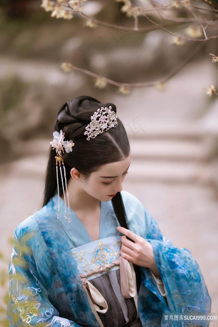 小伙和美女日逼